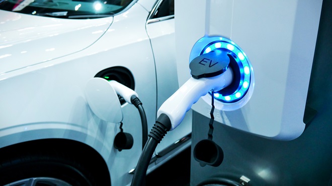 coche eléctrico recargando