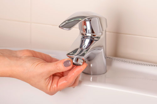 Reductores de caudal y economizadores de agua | OCU