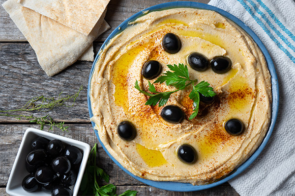 Hummus, crema untable elaborada con garbanzos