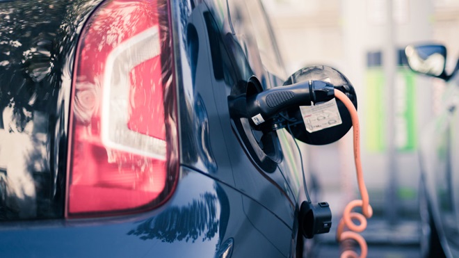 coche electrico recarga calle exterior VW up