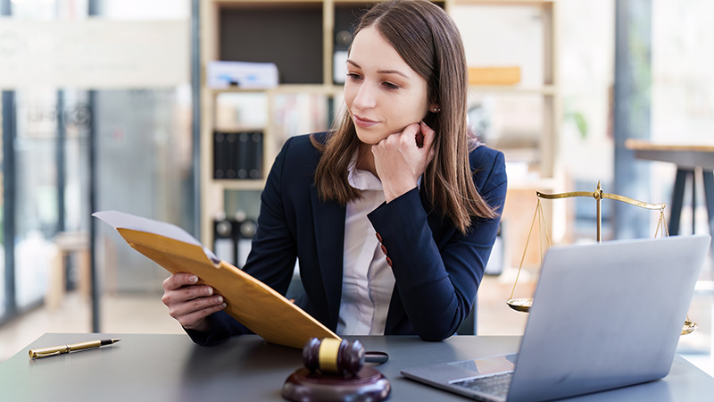 Cómo comprobar que la minuta del notario o el registrador están bien.