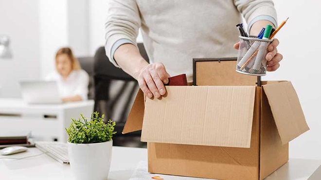 Si te despiden, ¿qué pasa con el seguro de salud y el plan de pensiones que te pagaba la empresa?