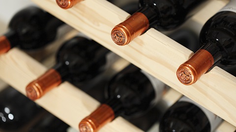 botellas-vino-en-una-vinoteca