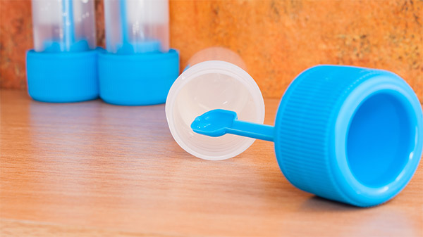 Cáncer de colon: bote para la prueba de cribado en casa