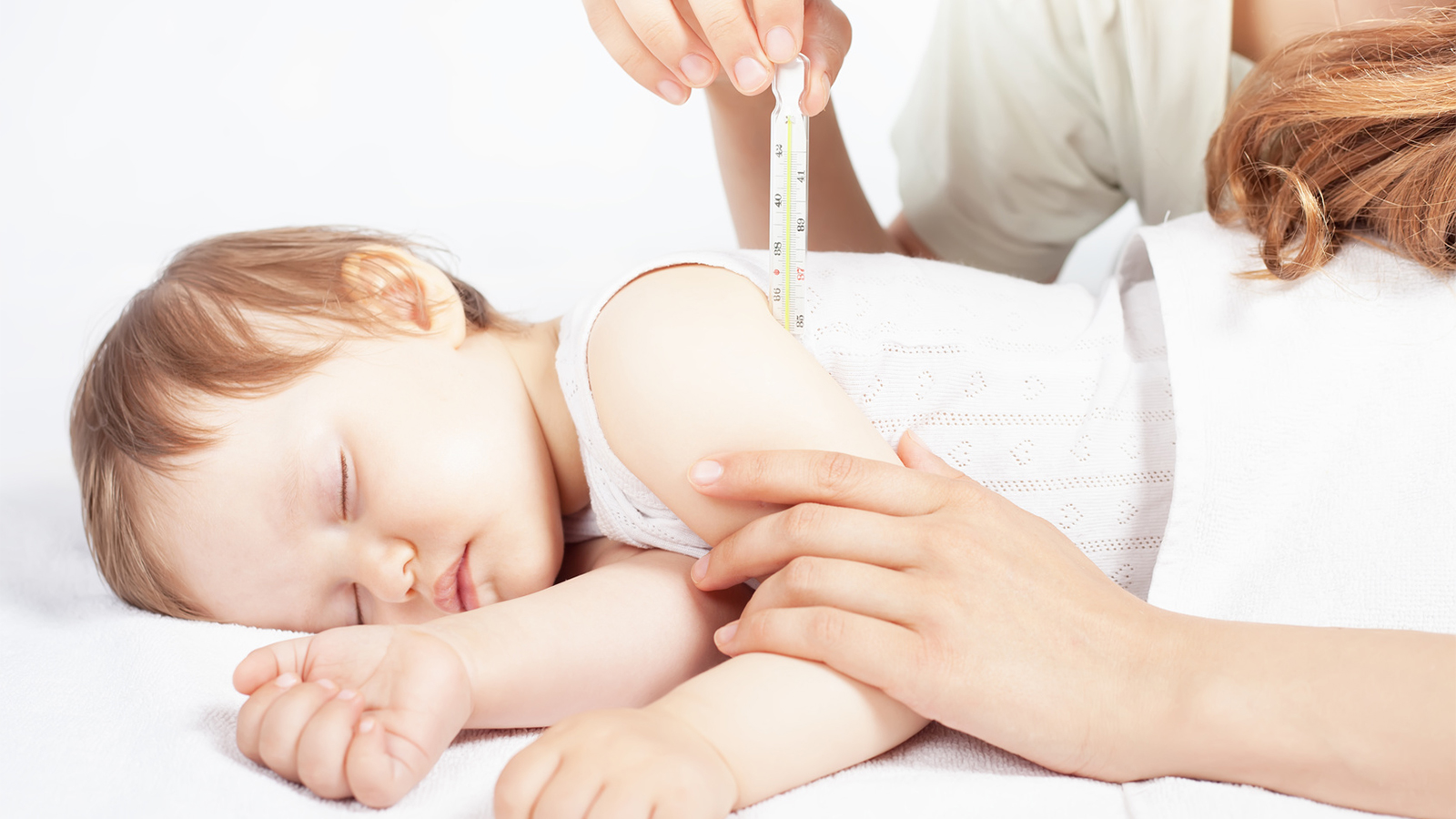 como bajar la fiebre en niños