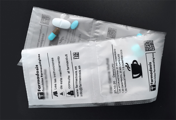 Dispositivo de dosificación de medicamentos preparado en una farmacia. Formato tira de bolsitas