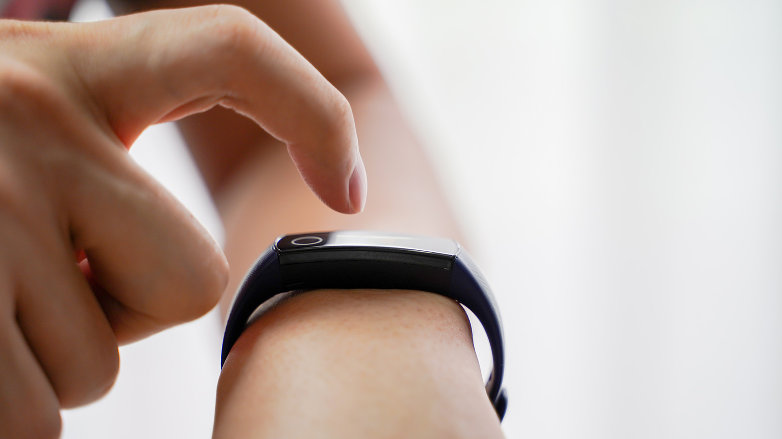 Smartwatches y pulseras de actividad con pulsioxímetro | OCU