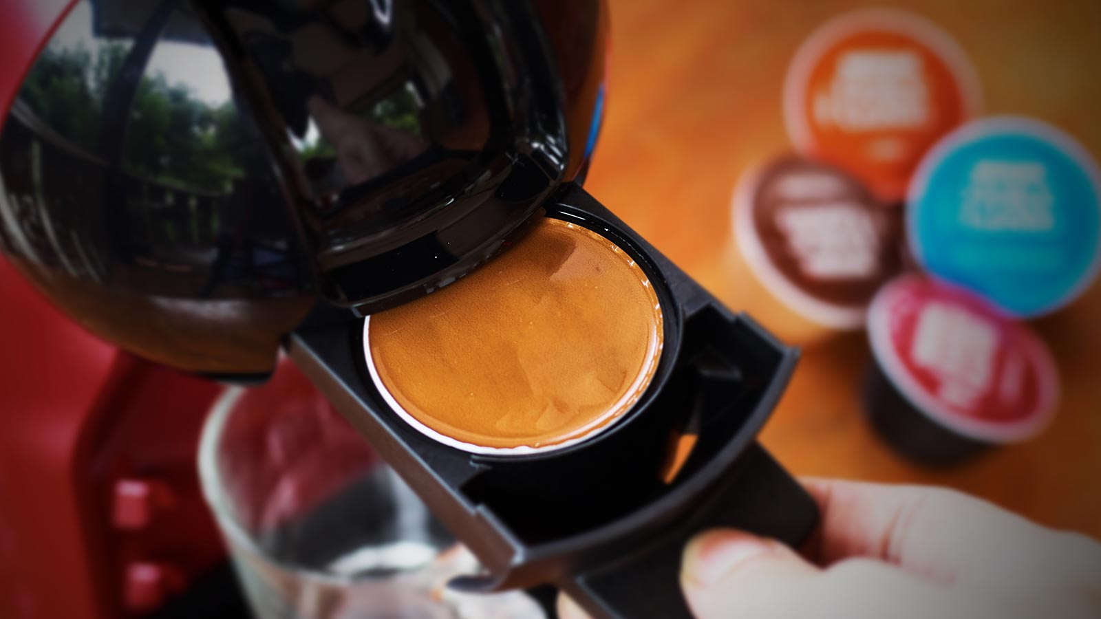 Delonghi EDG260W - Cafetera de Cápsulas Blanca