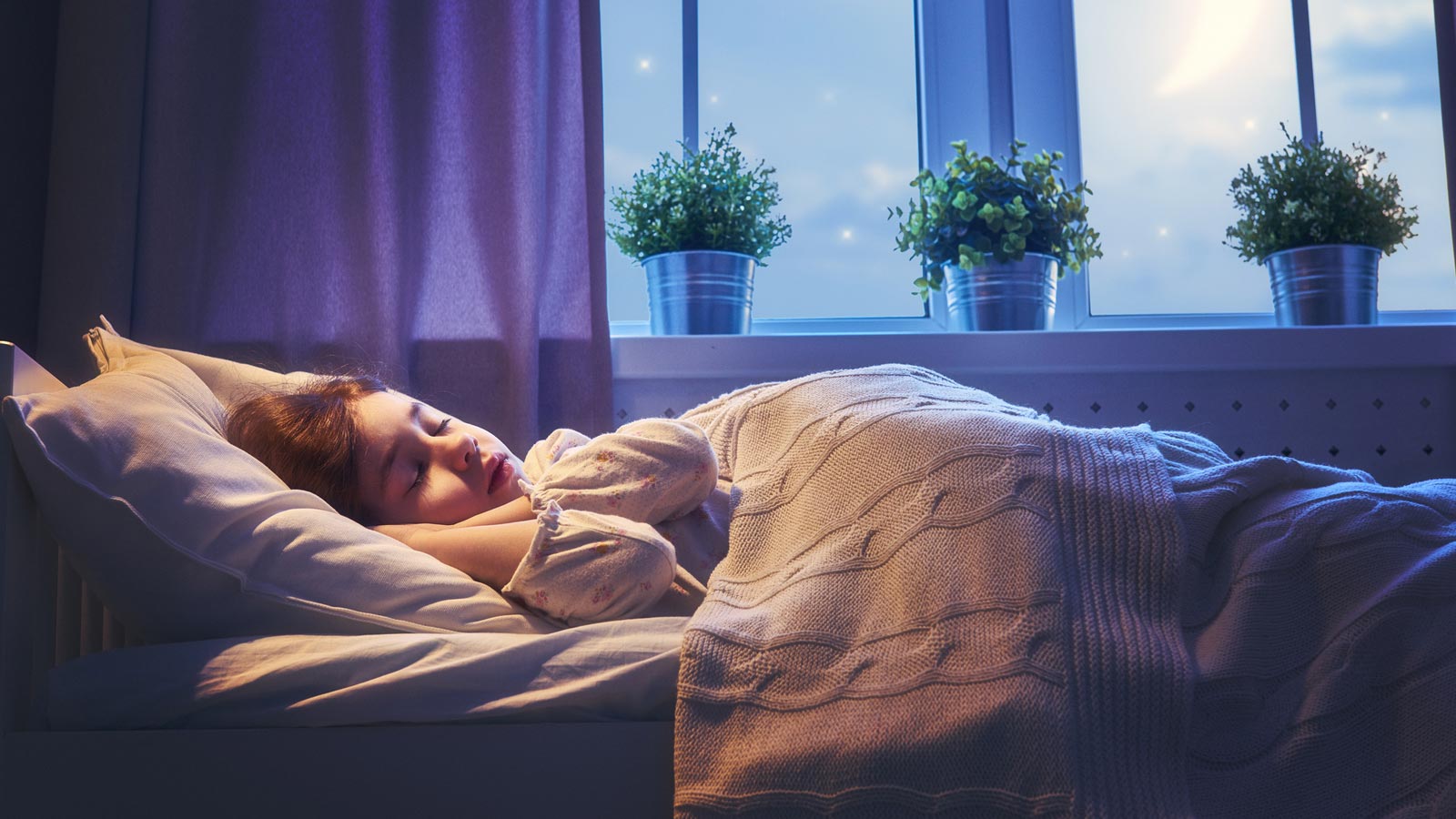 While the children sleep. Страхи детей. While the children sleep. While the children sleep. Спящий ребенок.